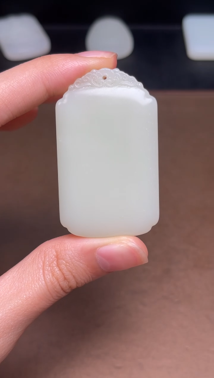 和田玉未镶嵌颈饰56 带包容