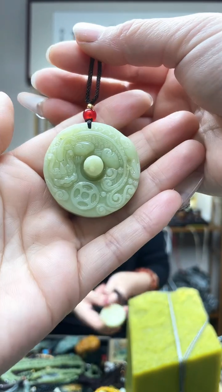 未镶嵌岫玉吊坠·