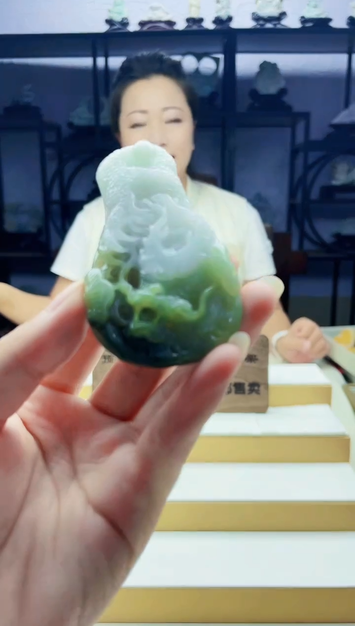 翡翠未镶嵌颈饰08070026