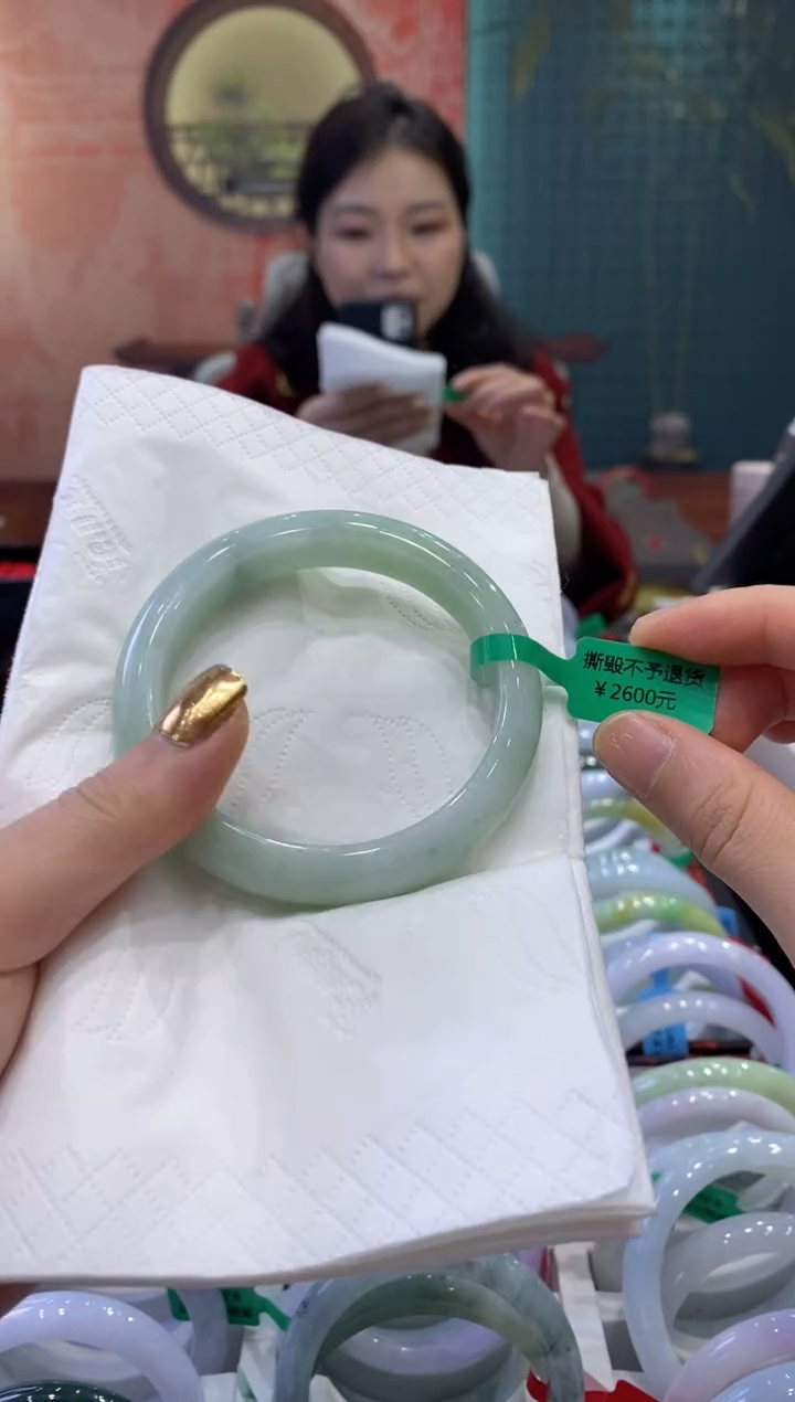 【闪购商品】翡翠手镯未镶嵌多人19217