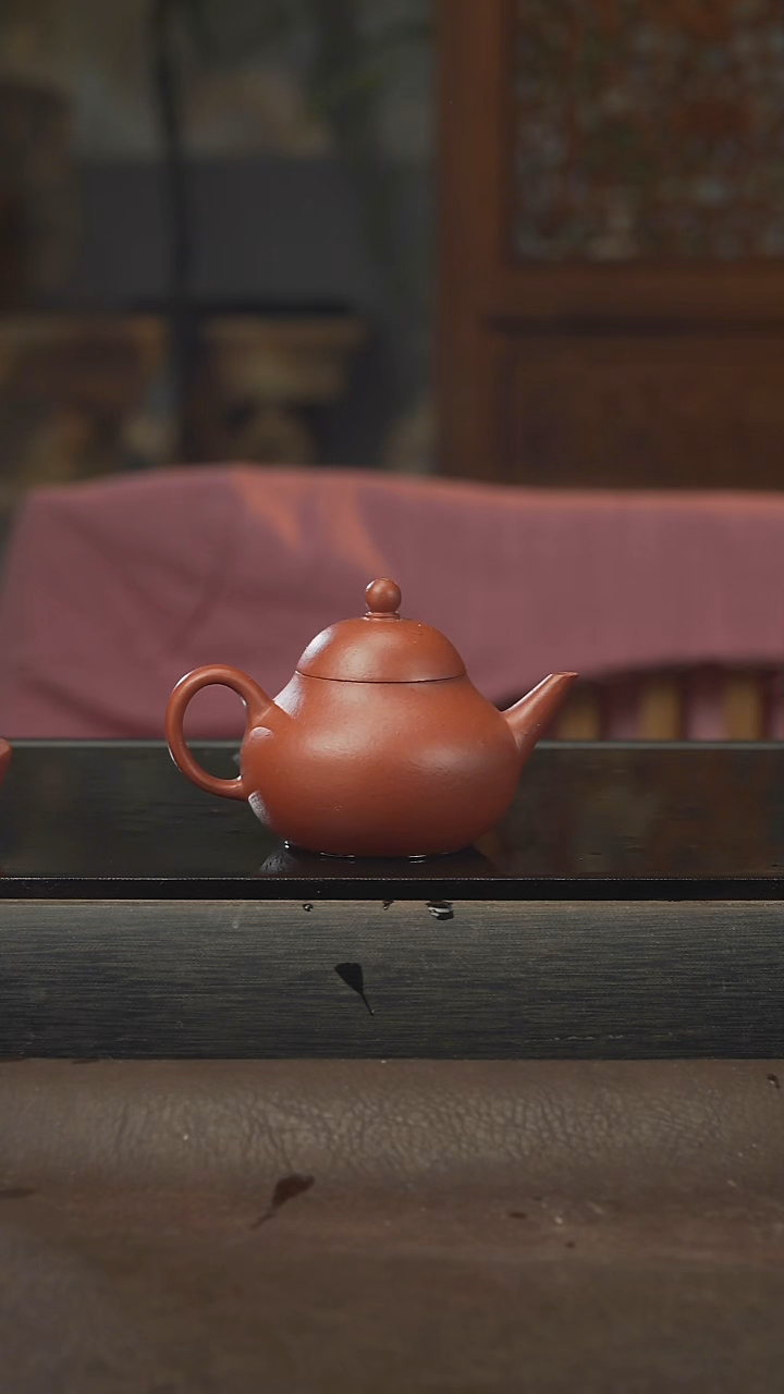 茶壶紫砂剑流梨形，老朱泥，130cc