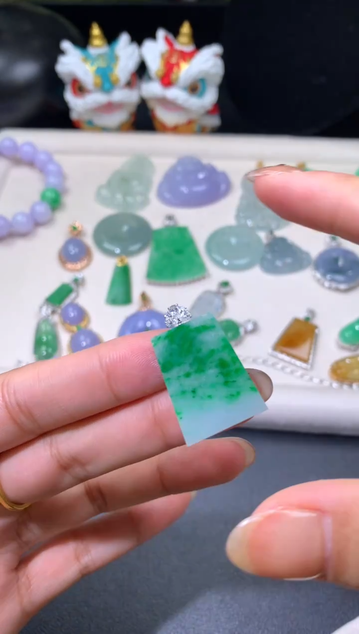 吊坠(不含链)18K金镶嵌翡翠翡翠