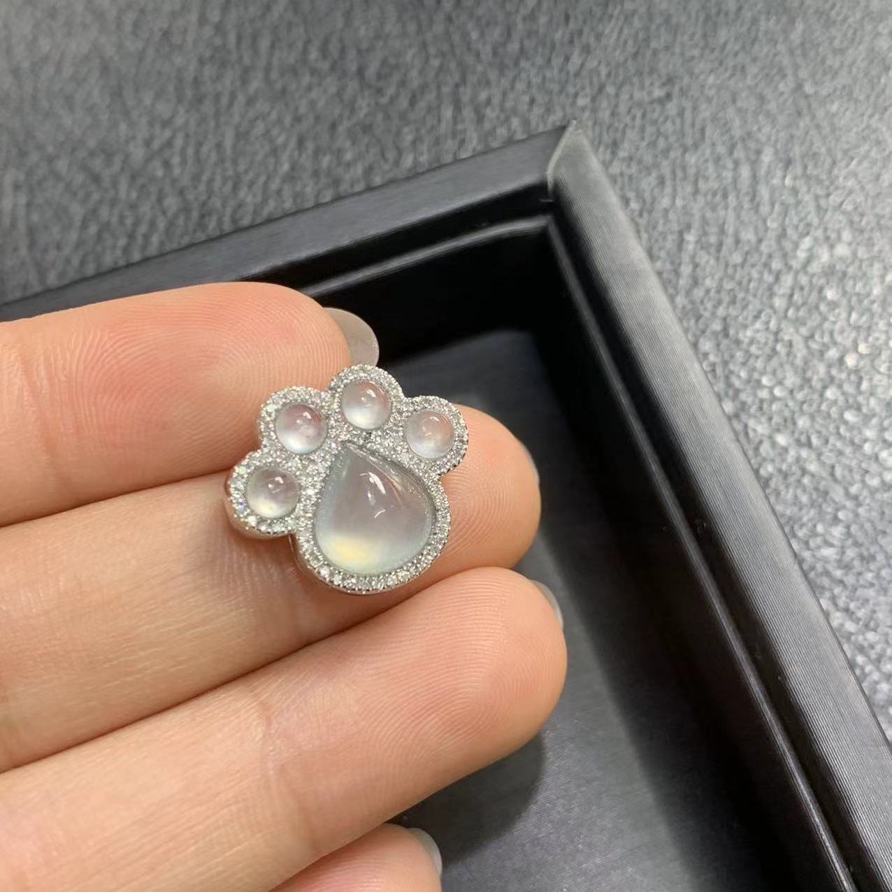 十二画 天然A货翡翠 冰种细腻高冰裸石 玻璃底 起强荧光 欣赏勿拍