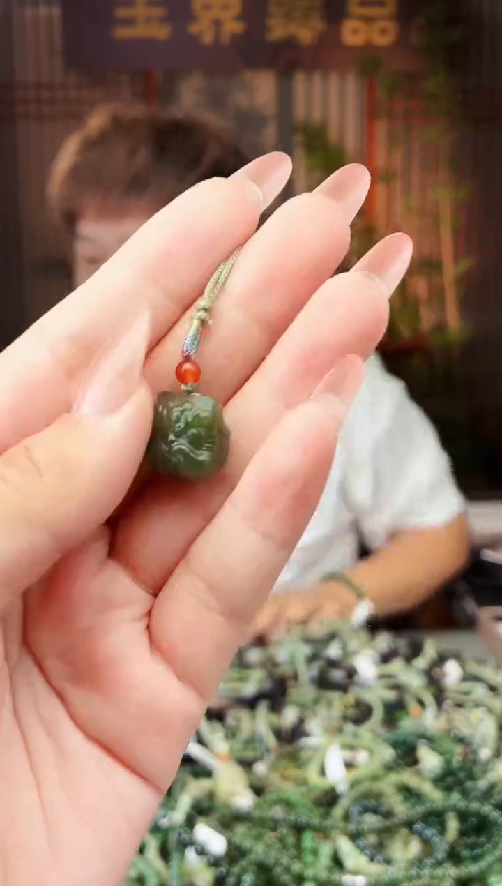 和田玉未镶嵌颈饰拍一发一