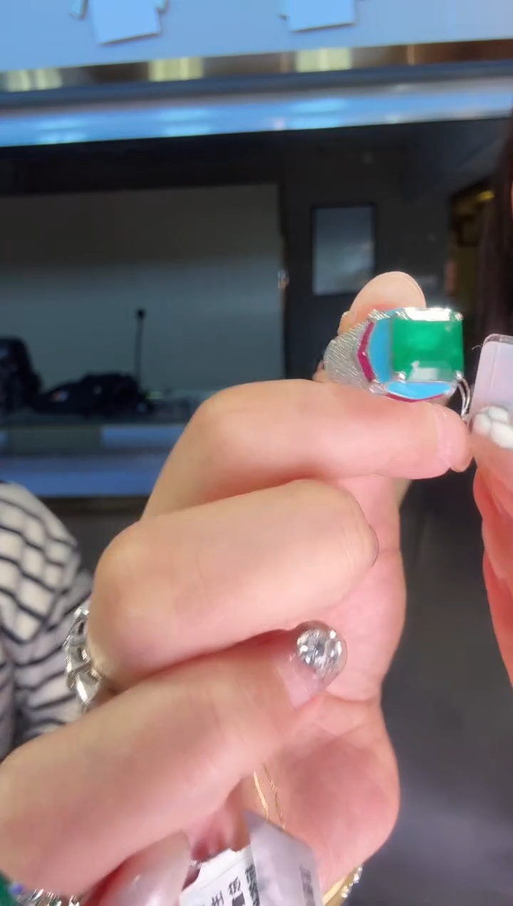 铂Pt950镶嵌戒指祖母绿3.12ct  吉尔德大证