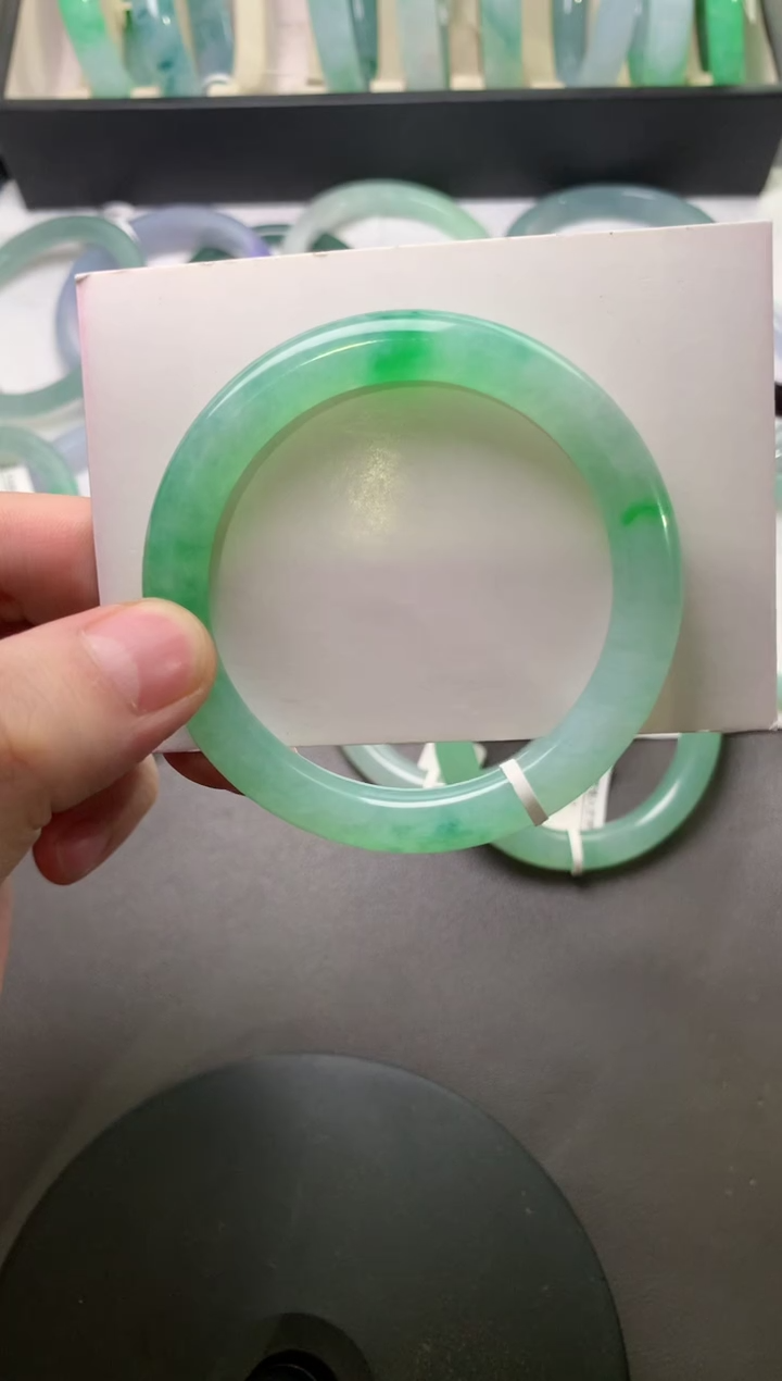 未镶嵌手镯（圆镯）翡翠52.5*8.8*8.4