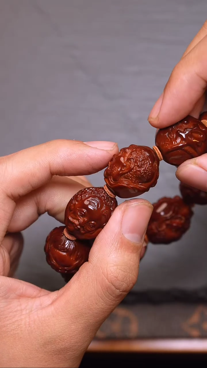 【闪购商品】橄榄核吊坠2.0浮雕写实罗汉回血