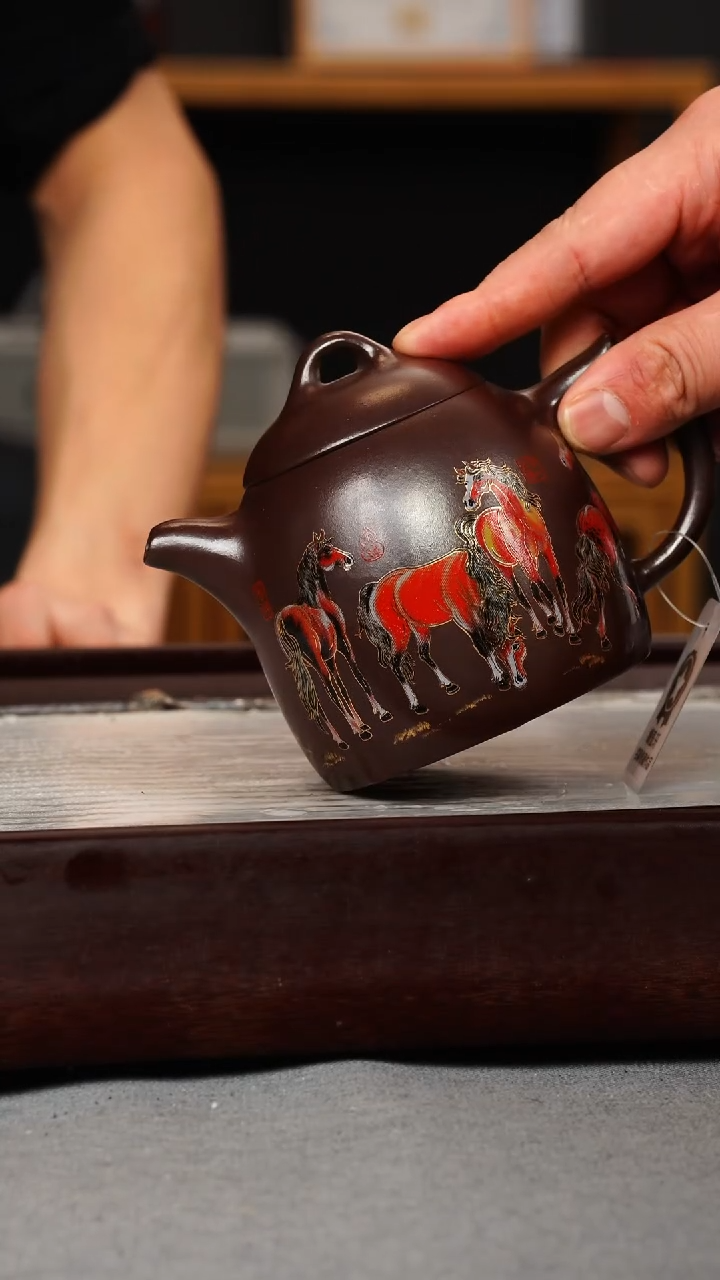 【闪购商品】紫砂茶壶石红 秦权 八骏珐琅彩