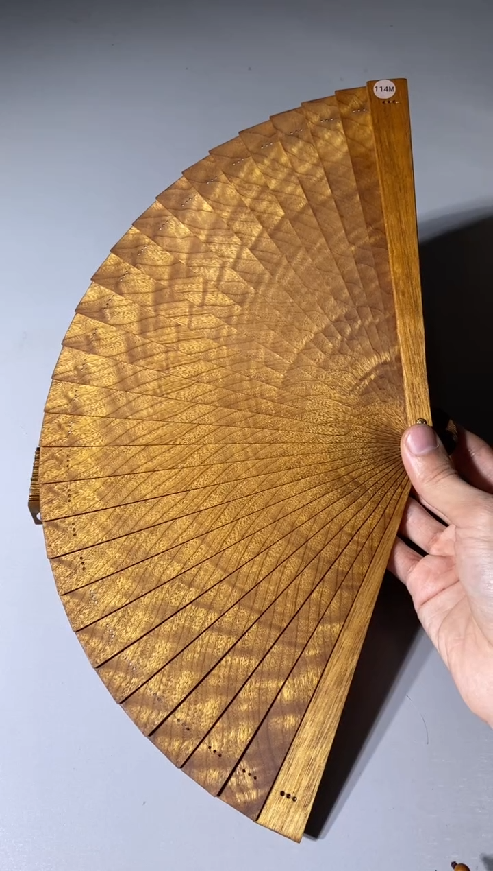 【闪购商品】金丝楠木雕114号21cm精品金丝楠木扇子