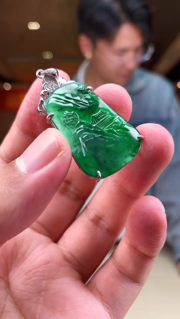 【闪购商品】翡翠颈饰未镶嵌             *33