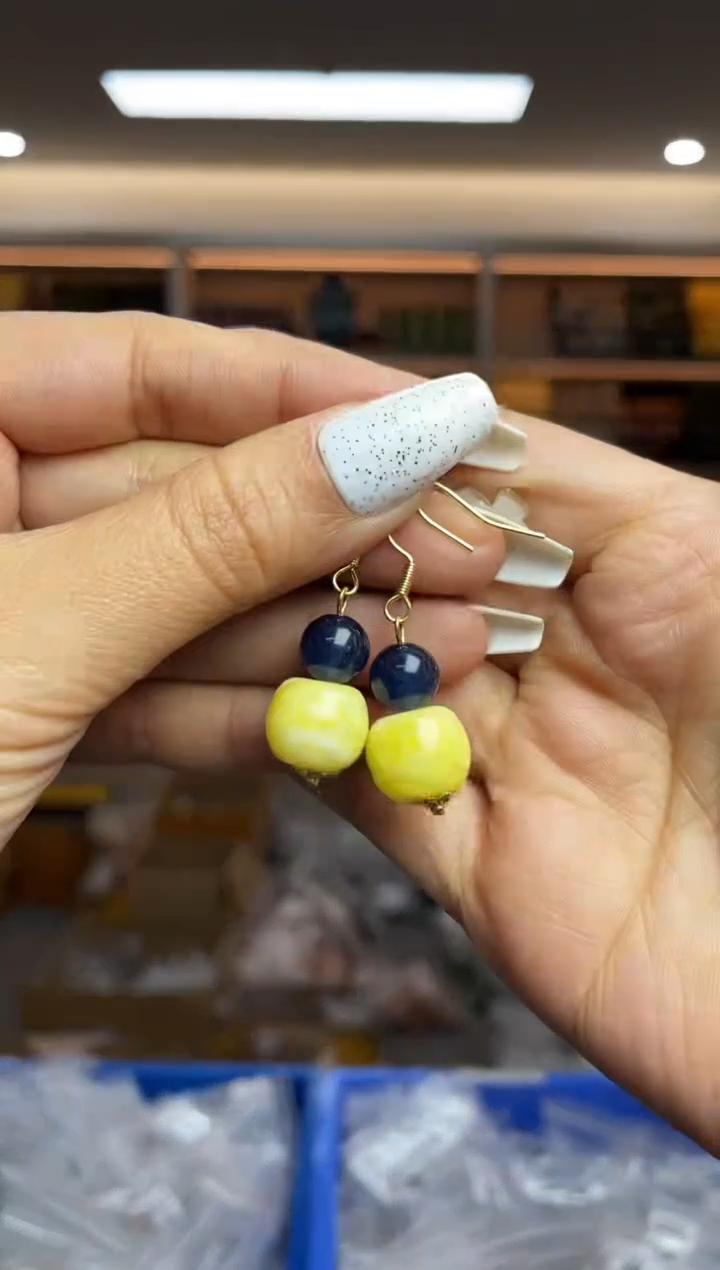 【闪购商品】蜜蜡裸石未镶嵌多样性发一件