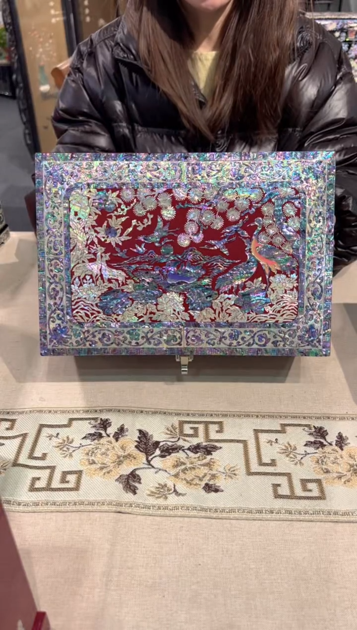 【闪购商品】鱼锁绒布底弘贝雅螺钿漆器文化馆