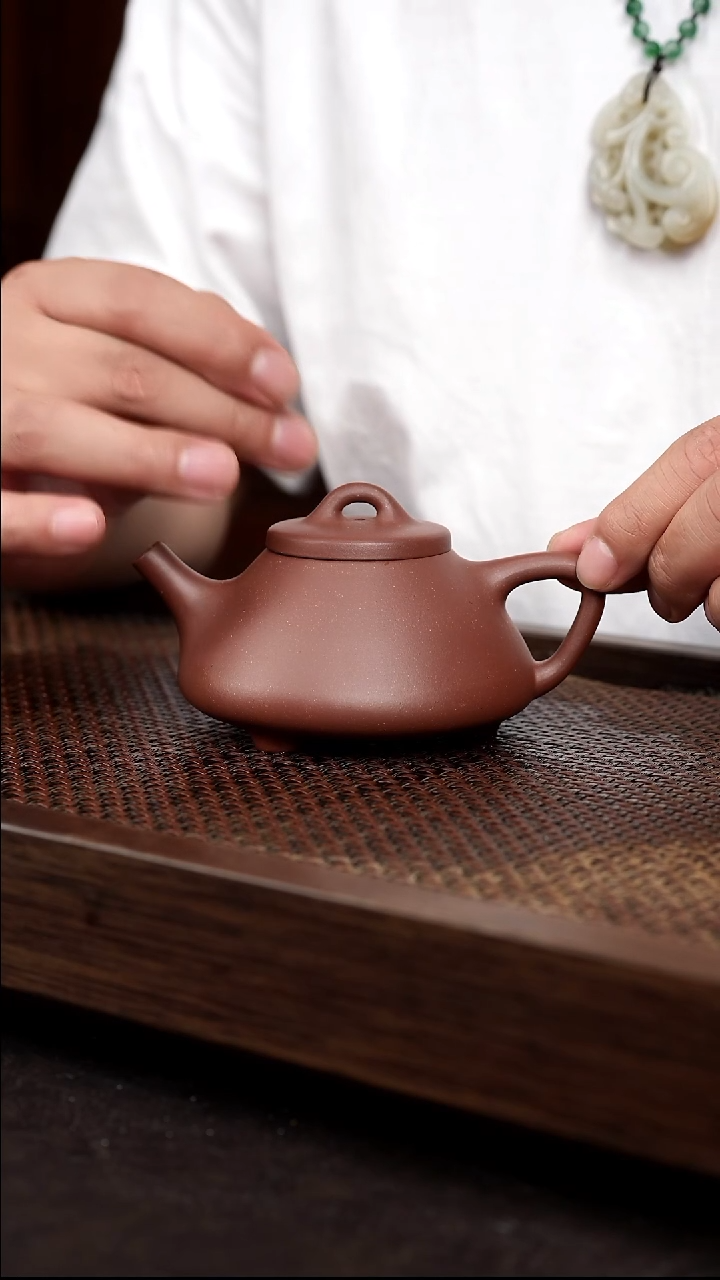 茶壶紫砂底槽清子冶