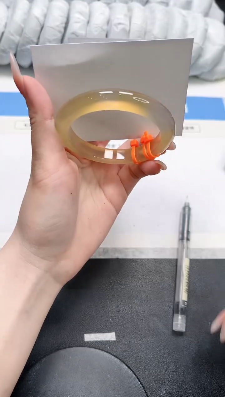 石英质玉未镶嵌手镯145-54.8香槟