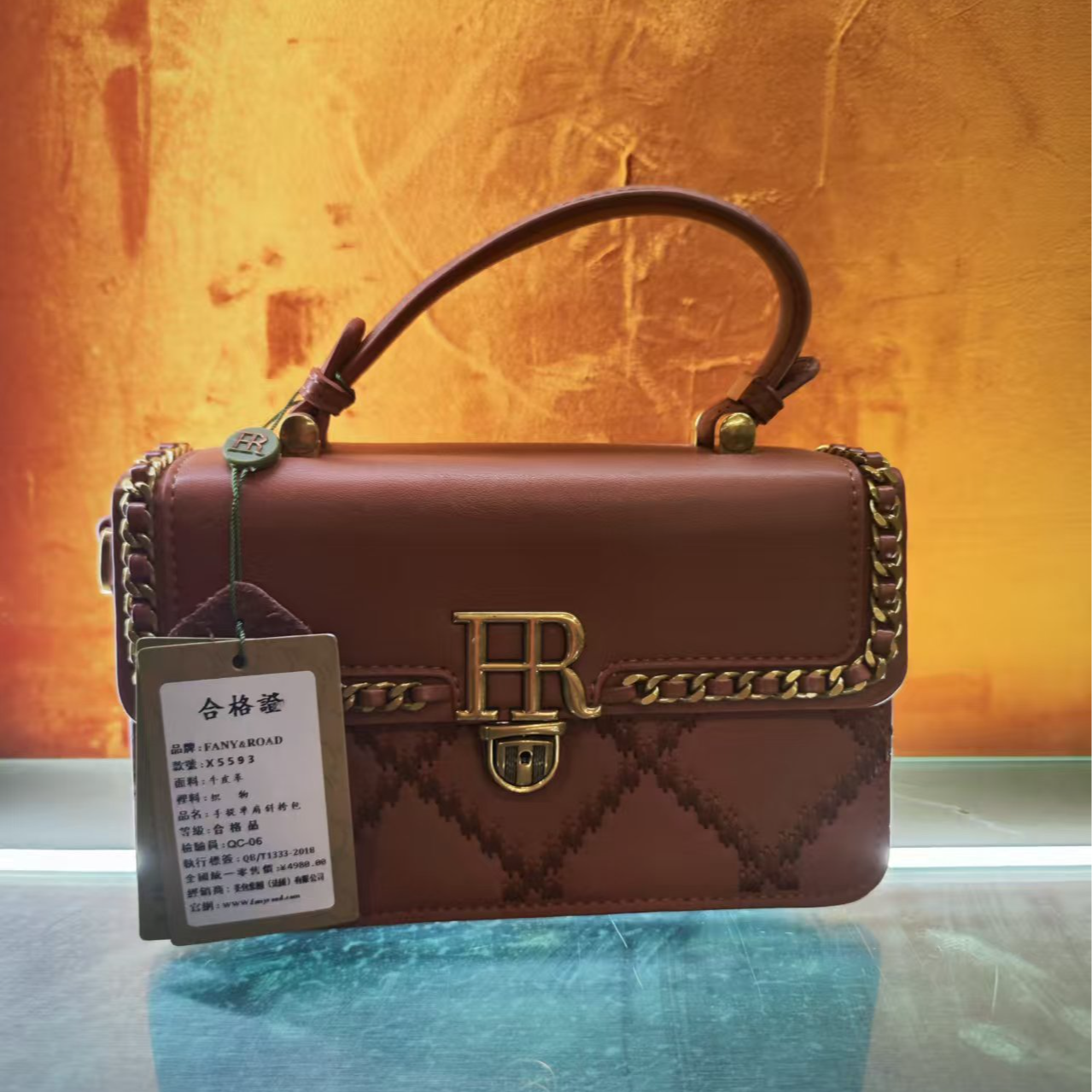 单肩复古斜跨包简约风可折叠锁扣经典防盗美包斜挎包