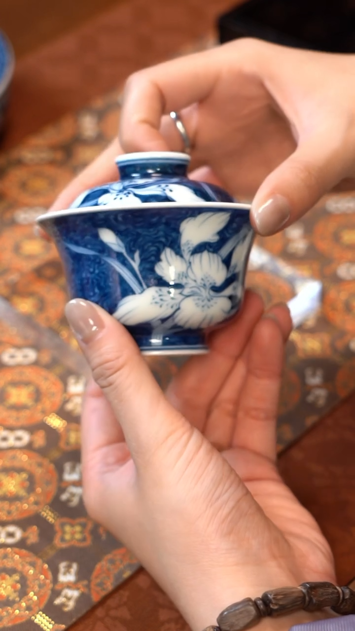 【闪购商品】L雨后湛蓝系列蓝地鸢尾花盖碗