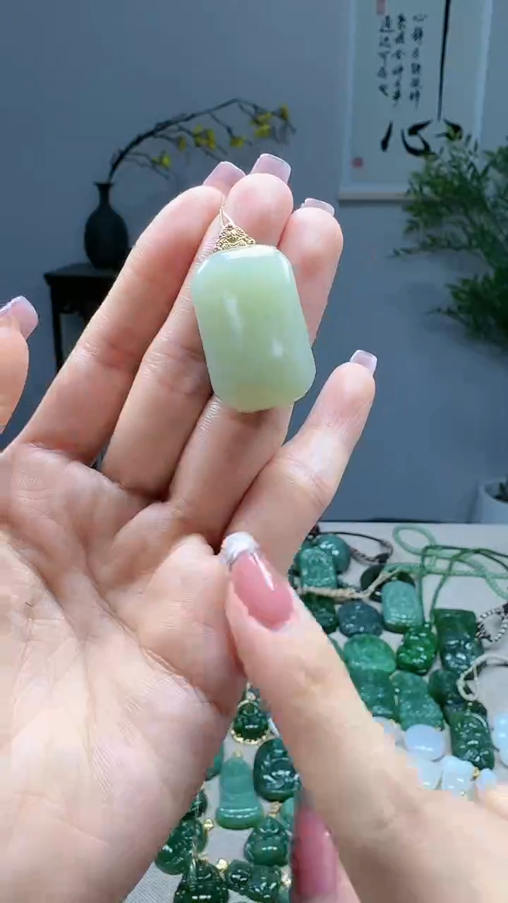 吊坠(不含链)18K金镶嵌和田玉1