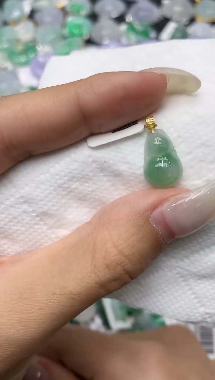 颈饰18K金镶嵌翡翠11111111111