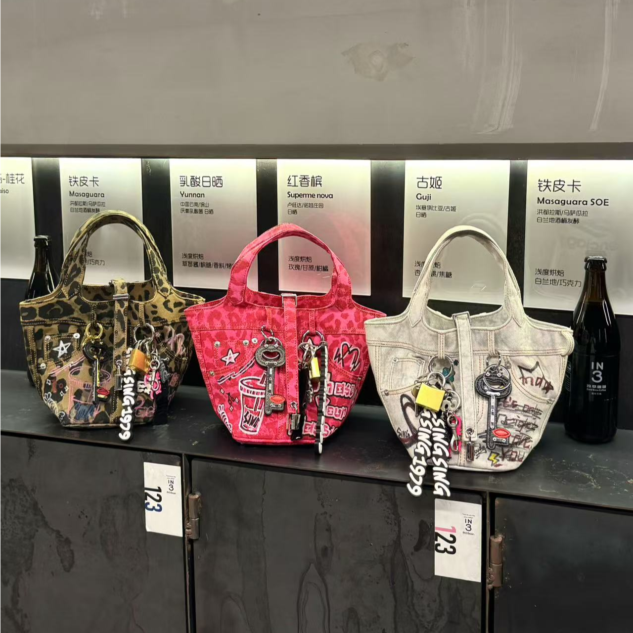 （ 超会穿企划！！ ）SINGSING1979正品小众设计师原创手提全手绘包包