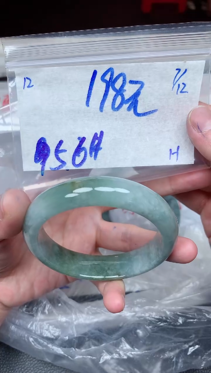 未镶嵌定制翡翠12毛货需精细抛光手镯拍一发一