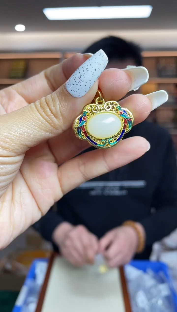 【闪购商品】和田玉·未镶嵌多样性发一件