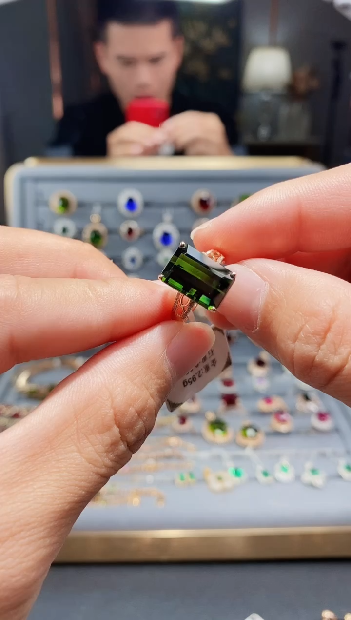 【闪购商品】碧玺戒指18K金镶嵌............