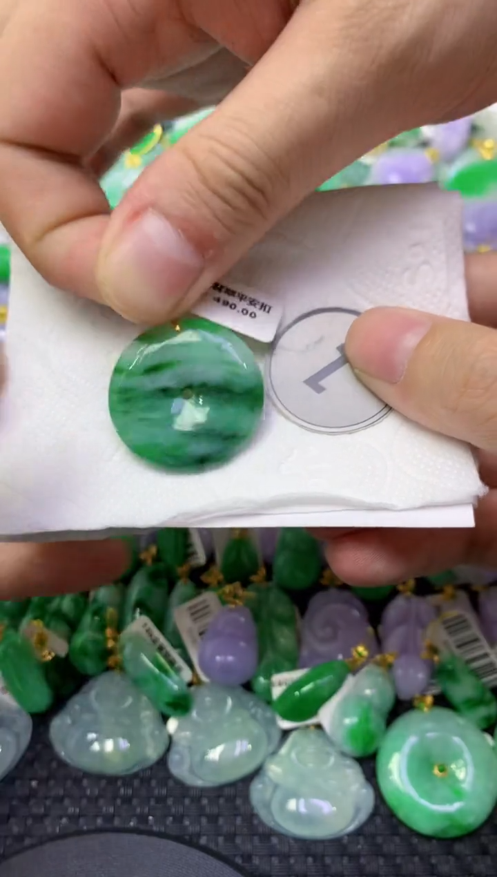 颈饰未镶嵌翡翠天然缅甸翡翠A货