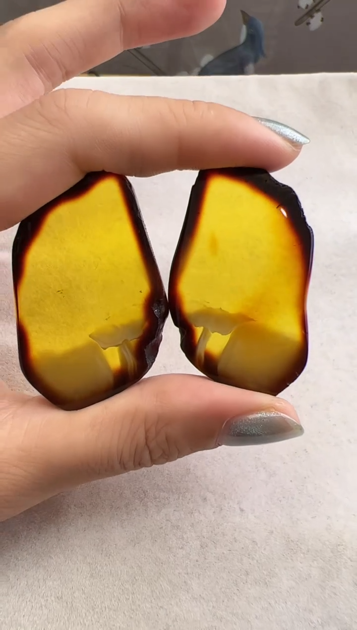 【闪购商品】定制琥珀未镶嵌10214203-吊坠（包雕刻）