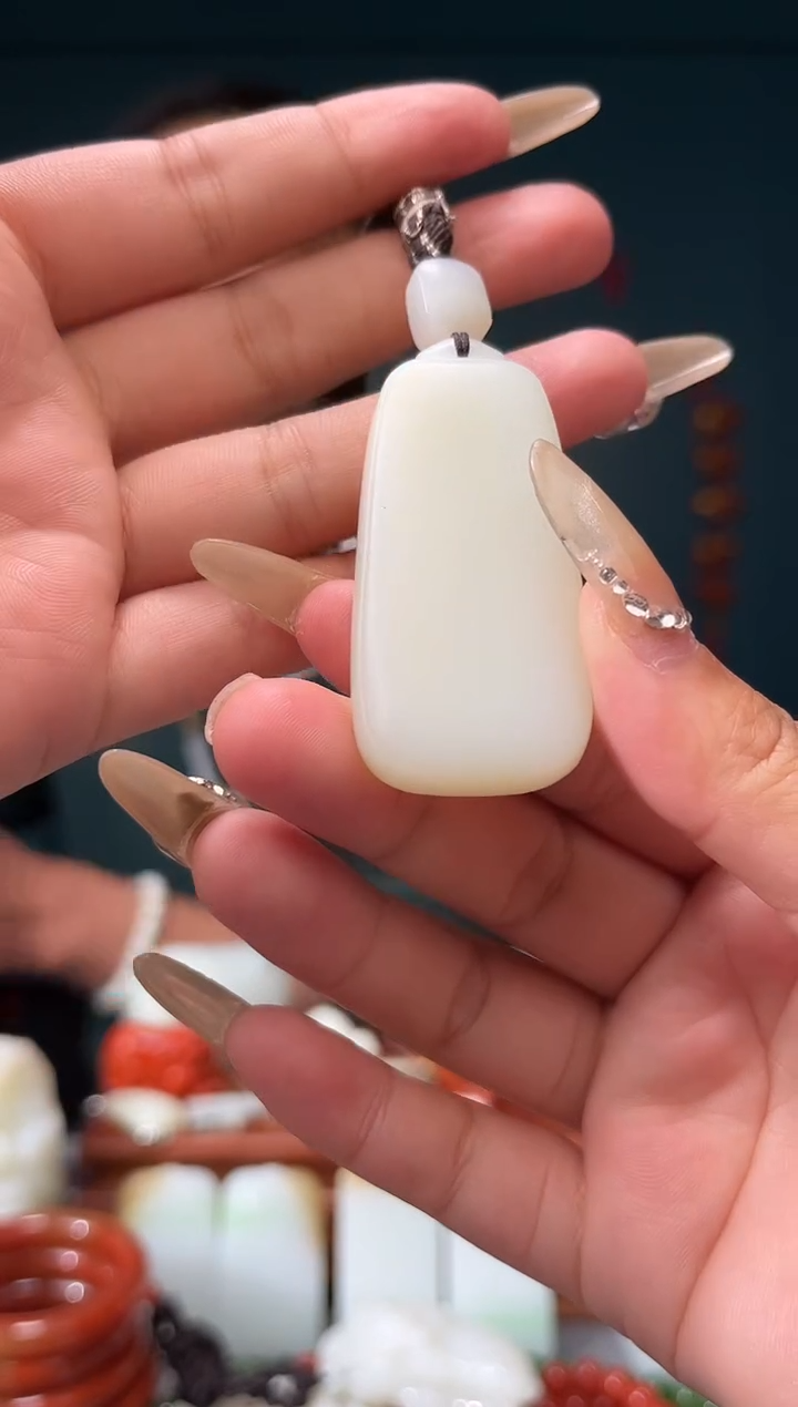 【闪购商品】和田玉颈饰未镶嵌无事牌