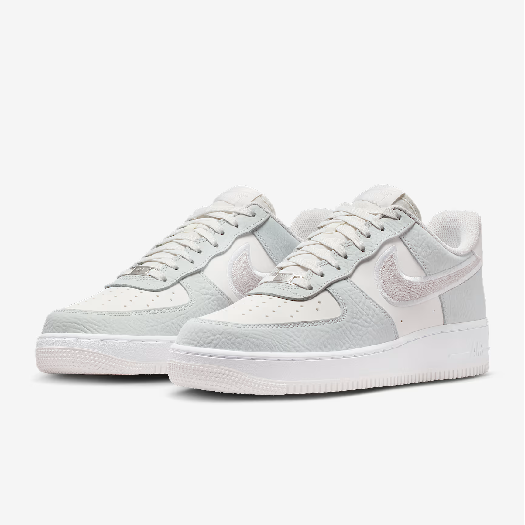 NIKE/耐克马年新款AF1 '07LV8男子白灰空军一号板鞋鞋IB6842-100