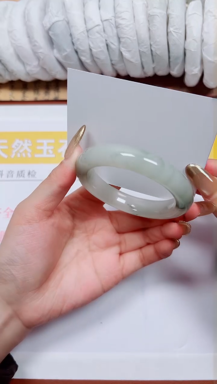 【闪购商品】石英质玉手镯未镶嵌K270-53