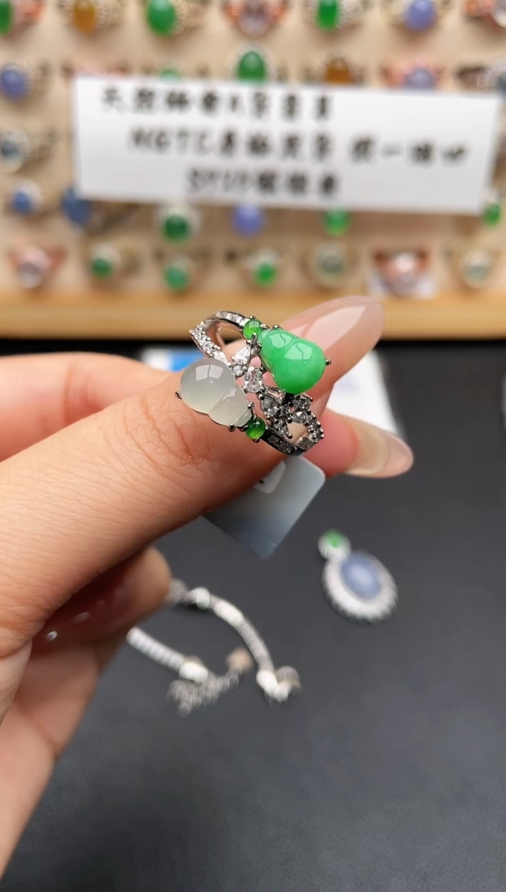 银S925镶嵌戒指翡翠一物一证一礼盒