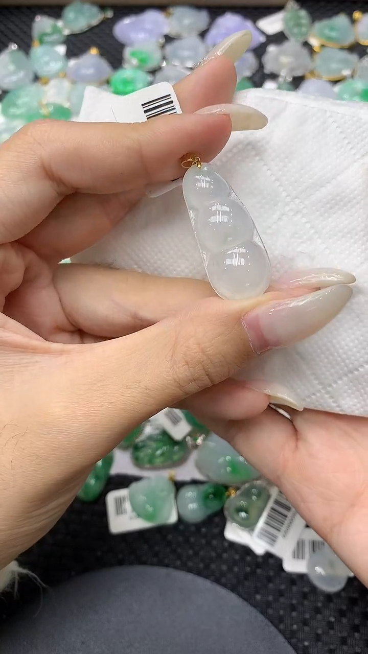 颈饰18K金镶嵌翡翠11111111111