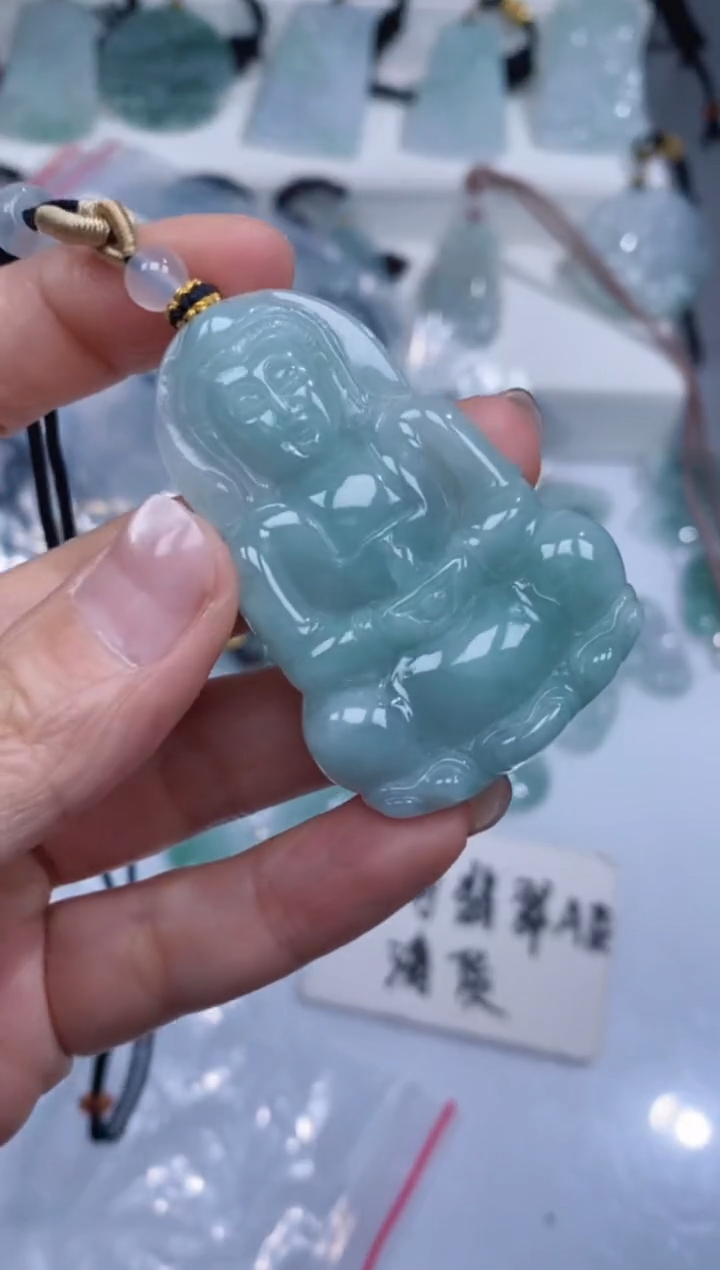 颈饰未镶嵌翡翠吊坠