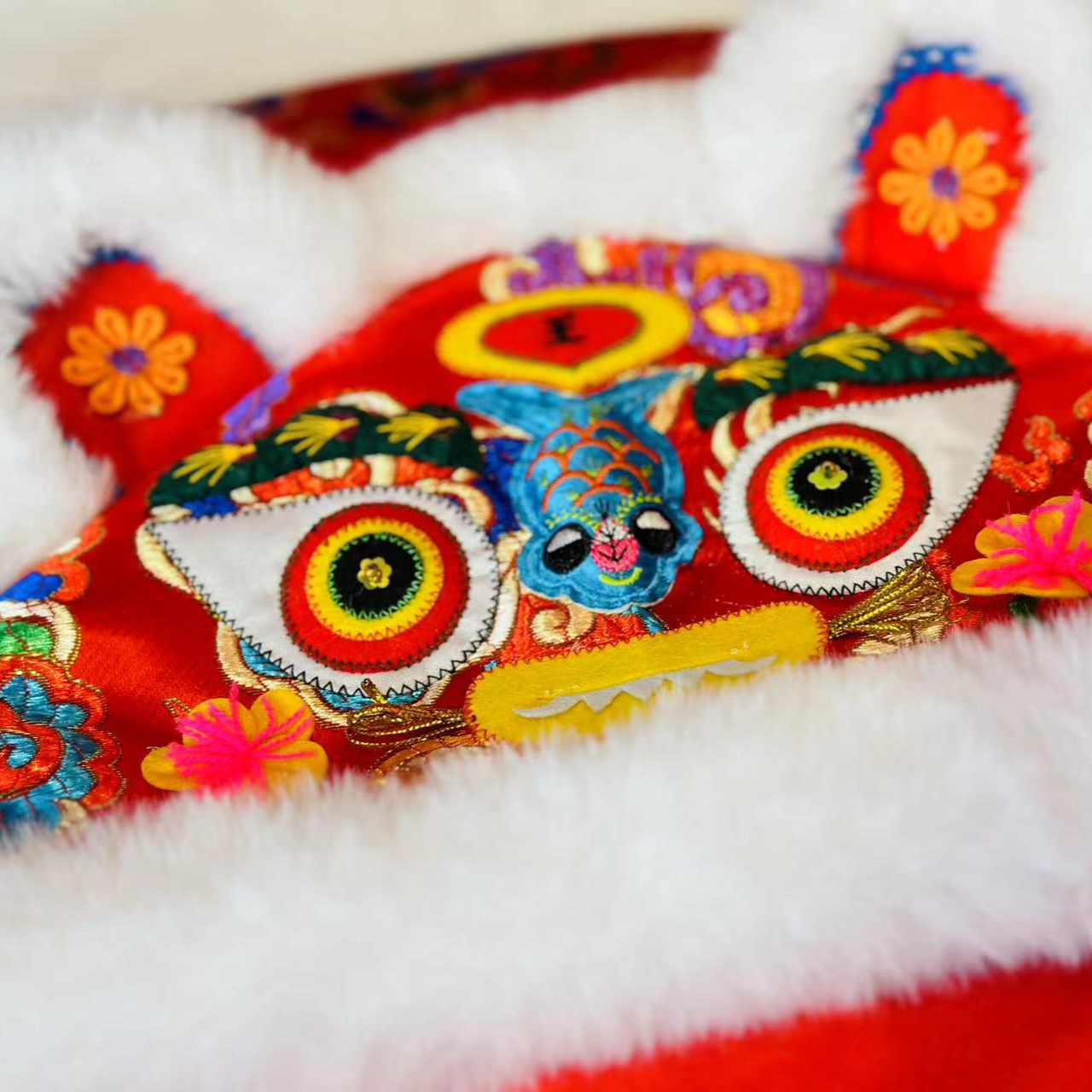 非遗老虎抱被小孩儿山西民间传统工艺品吉祥刺绣