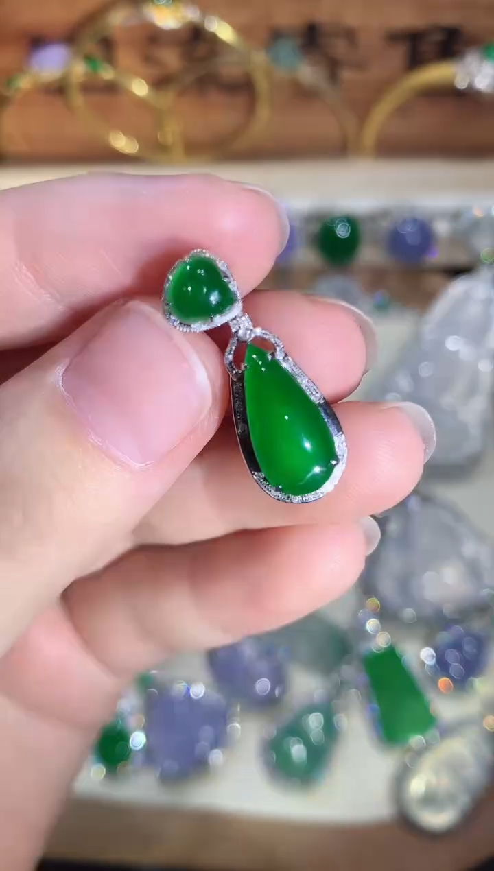 翡翠18K金镶嵌吊坠(不含链)10团购多样性发其一