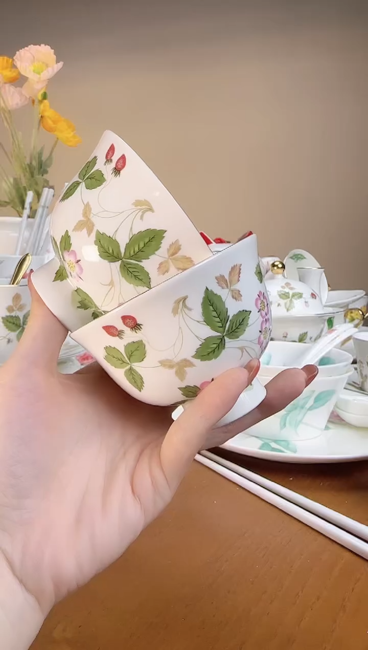 【闪购商品】高骨瓷高脚甜品碗2