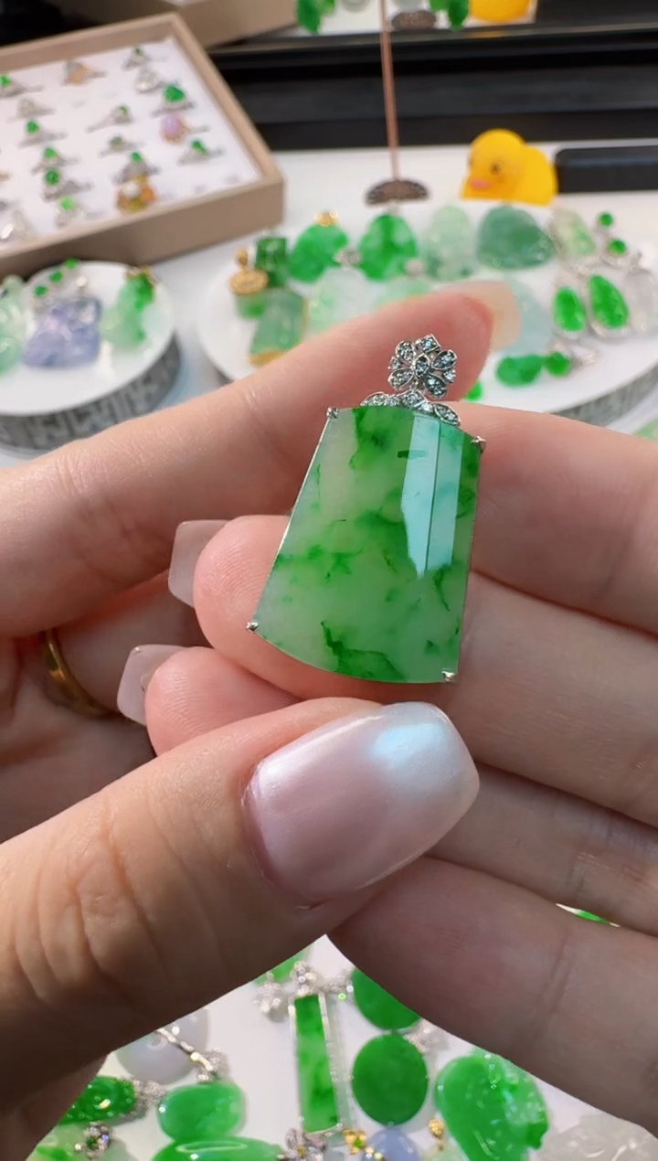 翡翠18K金镶嵌吊坠(不含链)天然缅甸A货翡翠