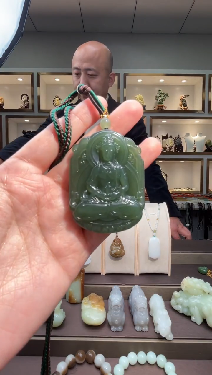 颈饰未镶嵌和田玉苏