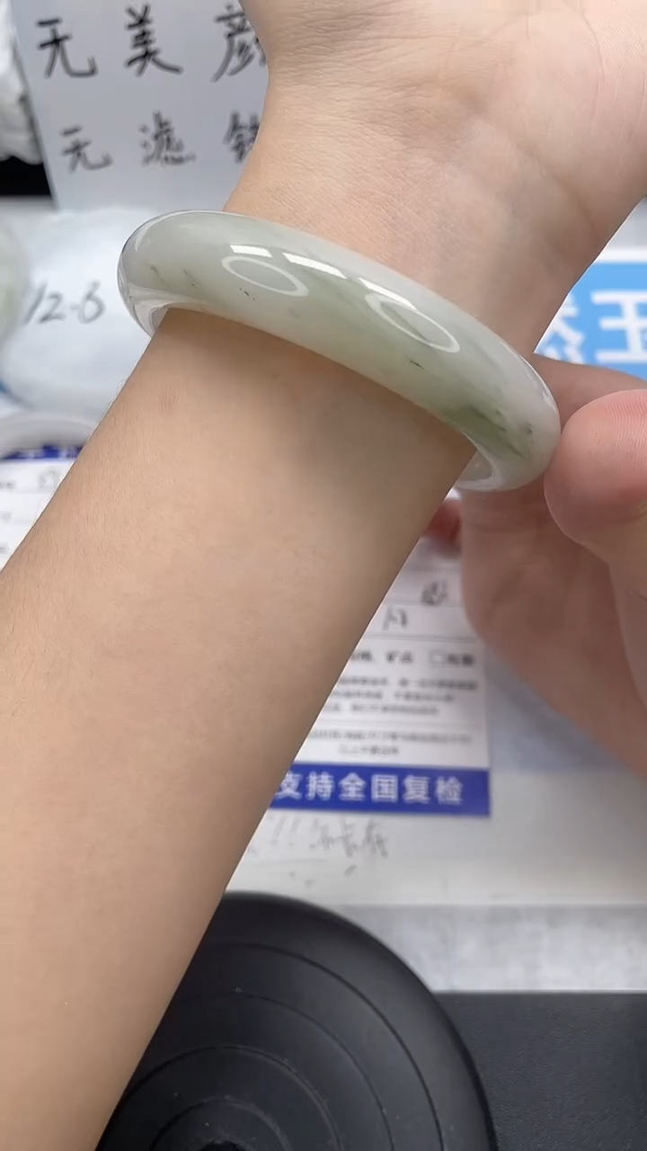 未镶嵌手镯石英质玉85-58/59
