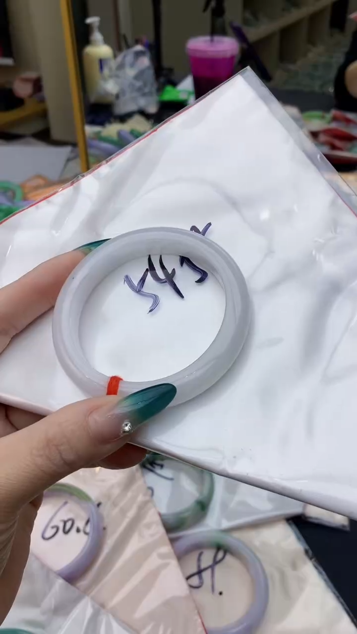 【闪购商品】翡翠手镯未镶嵌0145876544