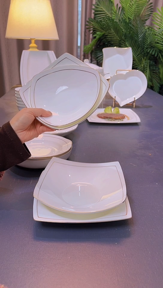 45%以上骨粉骨瓷7英寸贵龙三角深盘各1个