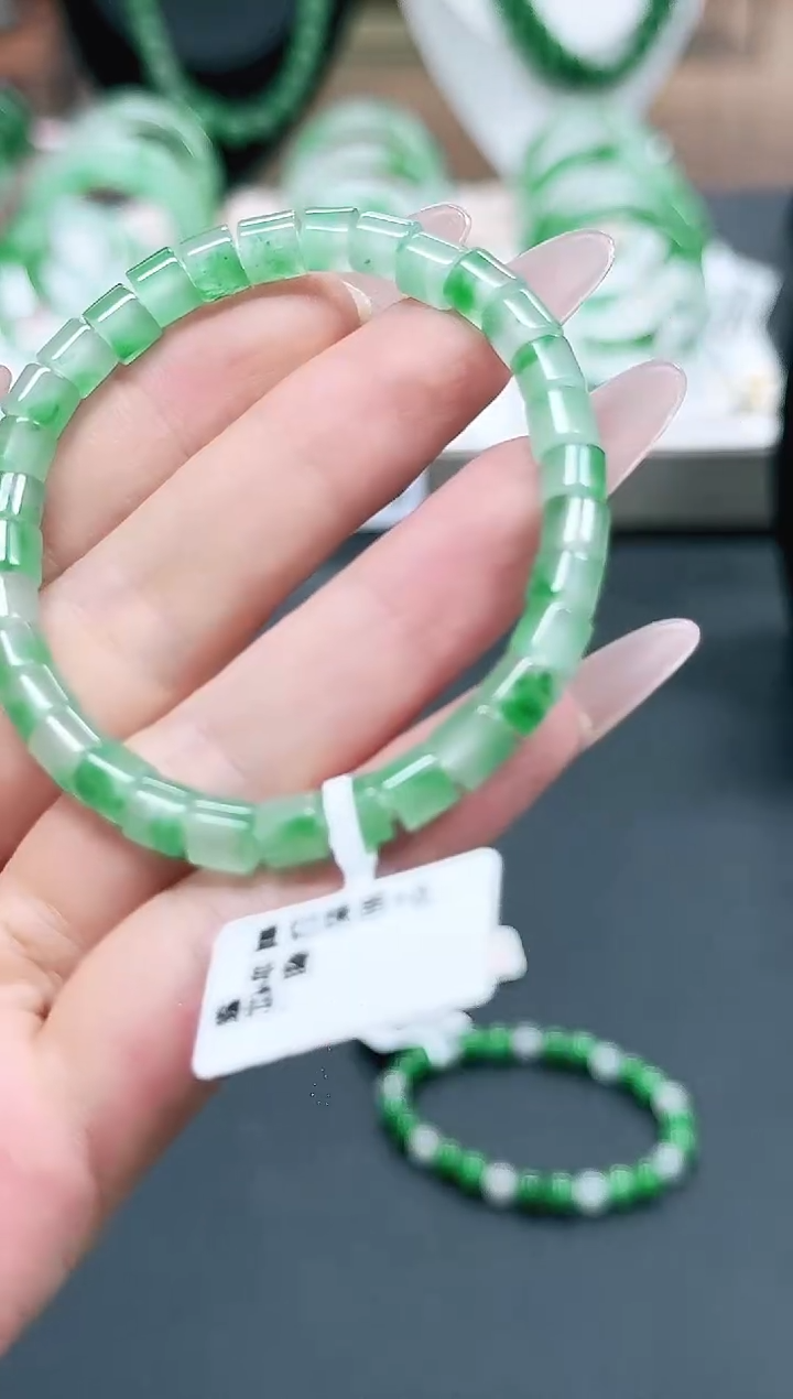 未镶嵌1石英质玉（非洲翠）/5160