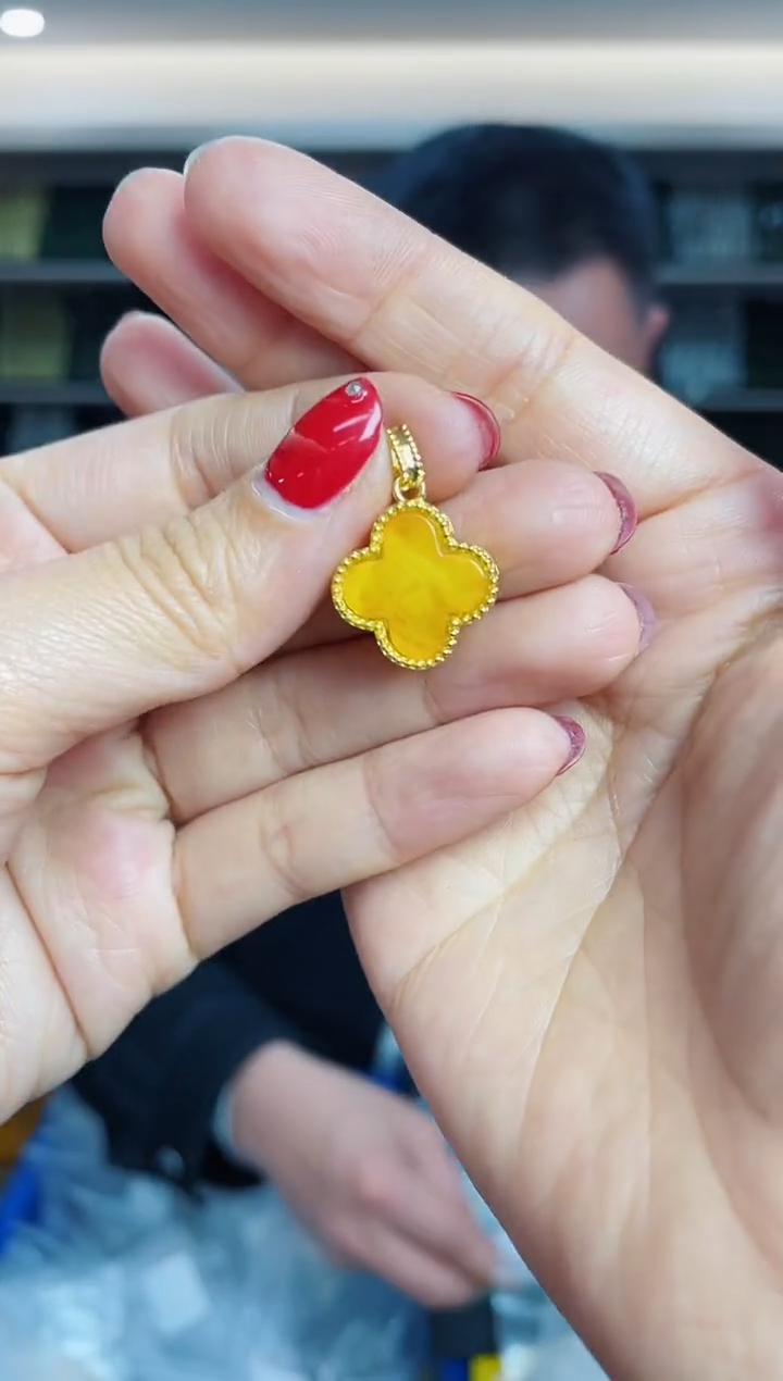 【闪购商品】蜜蜡裸石未镶嵌多样性发一件