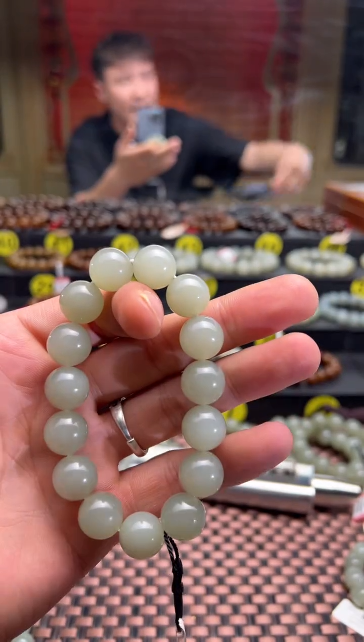 【闪购商品】和田玉手串未镶嵌且末料青白玉卡14手串