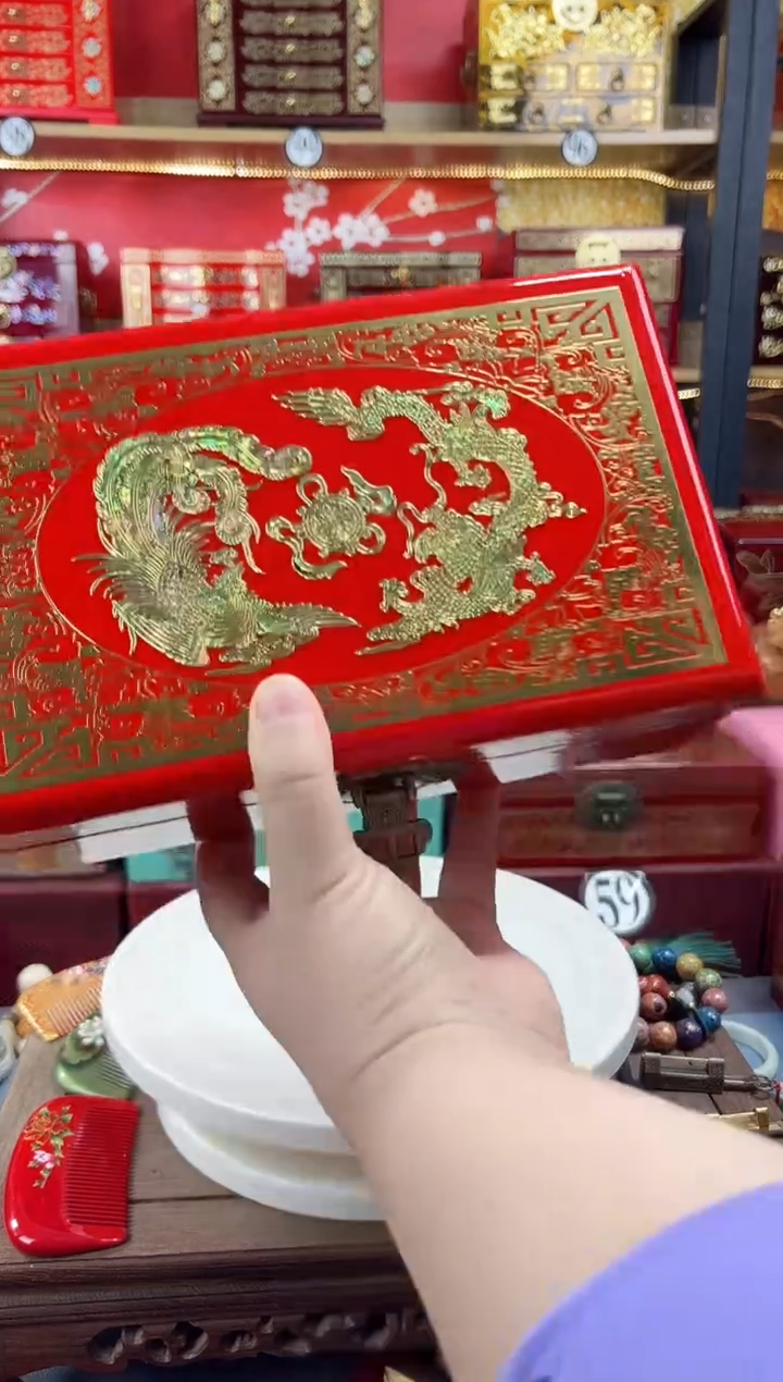 23厘米双层款掐丝螺钿镶嵌大红色龙凤呈祥