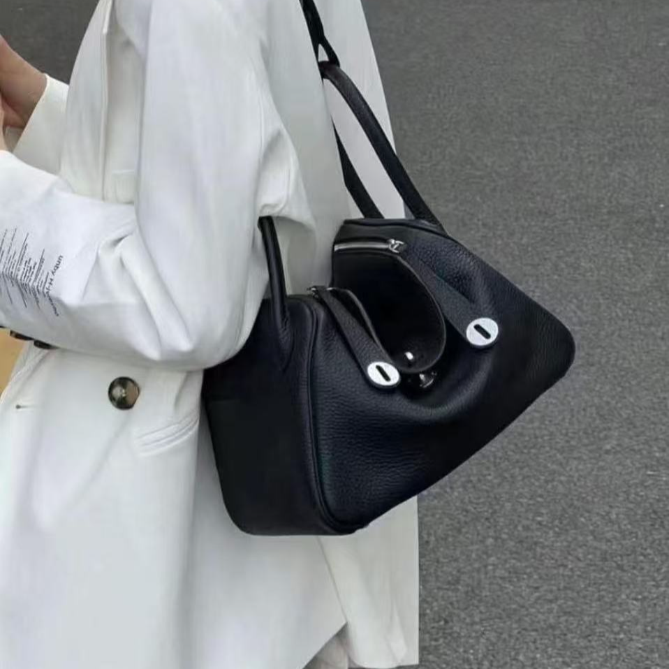 99新 Hermes/爱马仕 lindy26黑银 tc皮 银扣 D刻