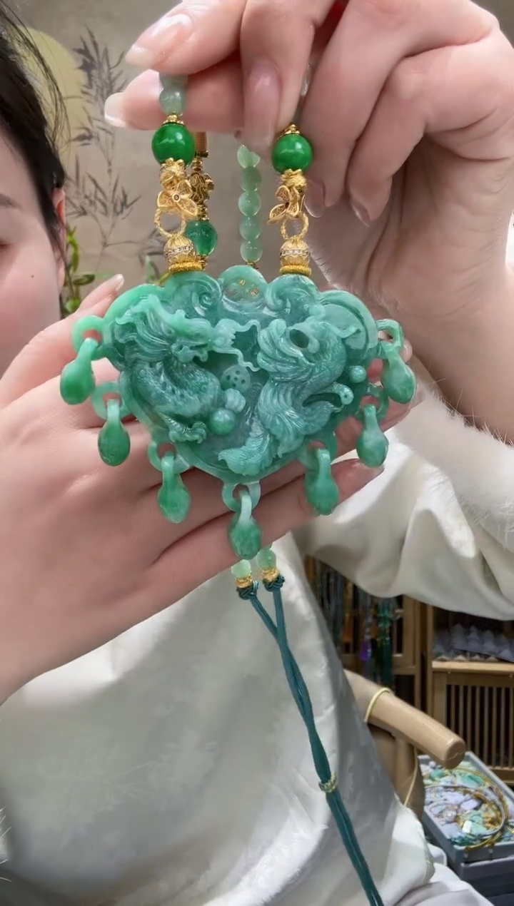 【闪购商品】翡翠颈饰未镶嵌吊坠