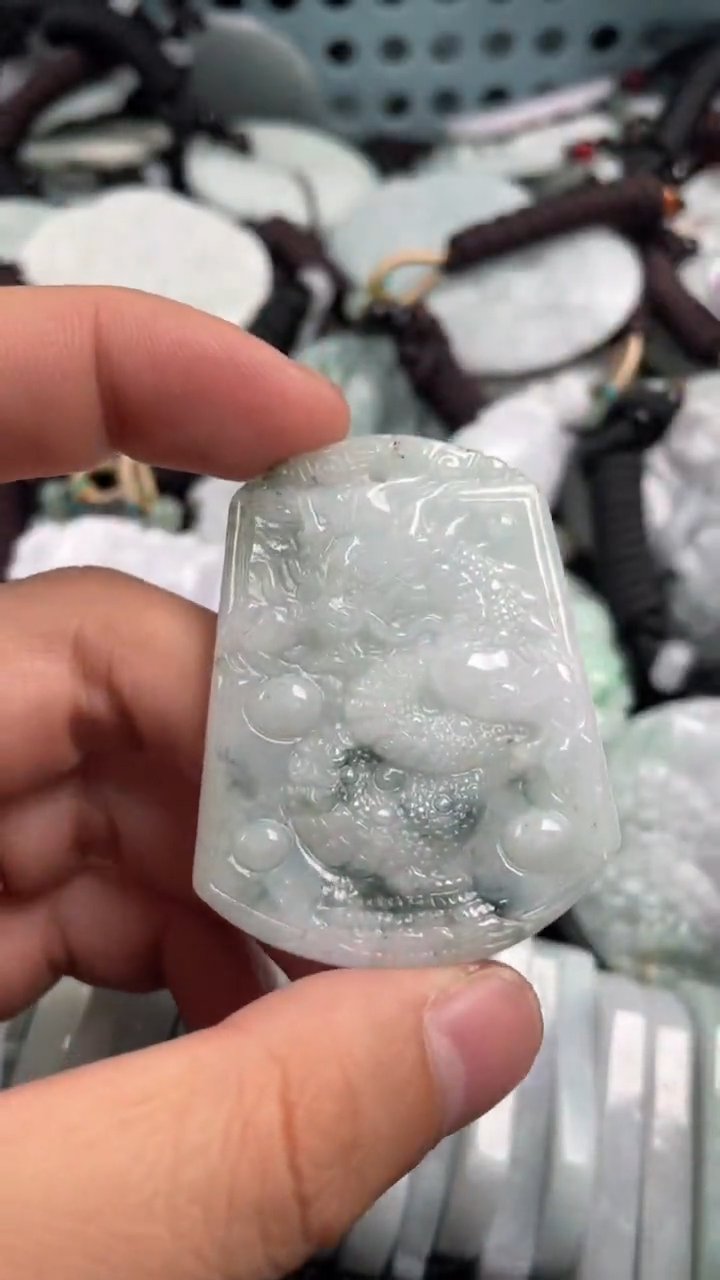 翡翠未镶嵌吊坠(不含链)1