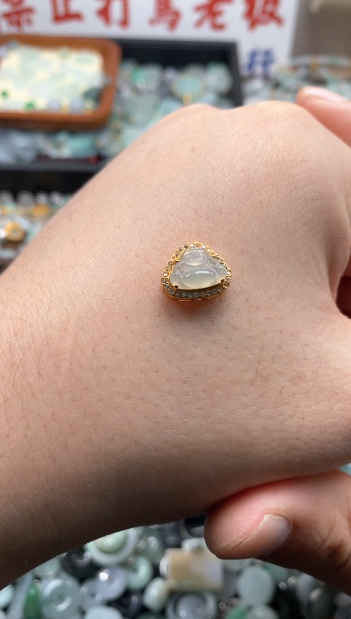 【闪购商品】翡翠颈饰未镶嵌哥哥